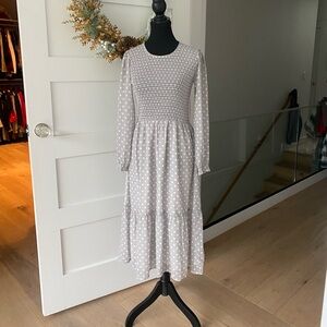 Beautiful flowy dress jilly box Colab with mad about style.